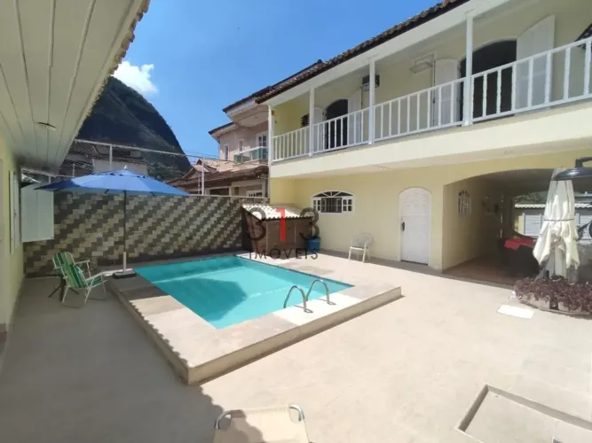 Casa com 4 Quartos e Piscina na Melhor Localizacao de Vargem Pequena Condominio Fechado Ex