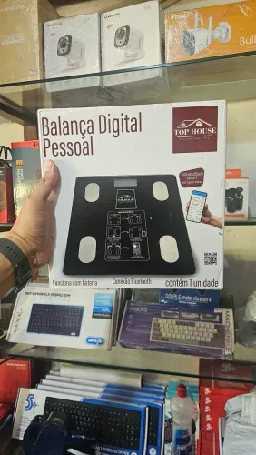 Balança corporal digital suporta até 180kg 