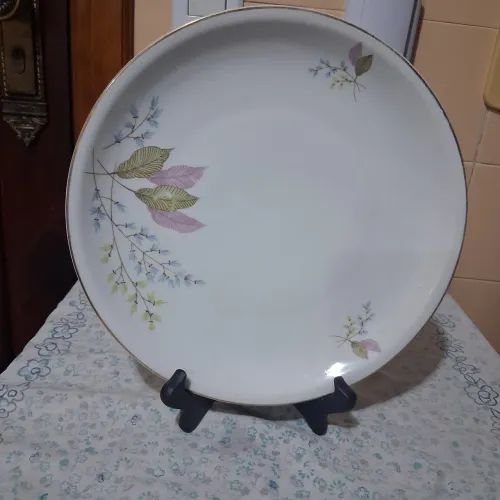 Prato raso floral,  porcelana Real, 