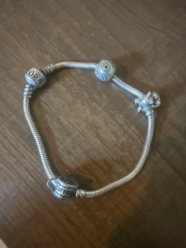 Pulseira Pandora + 3 berloques