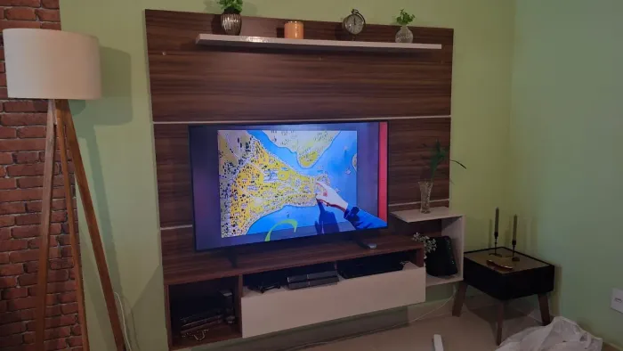 Painel para TV de 60"