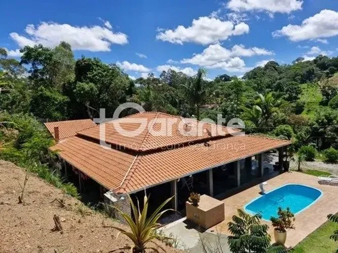 Chácara a Venda em Pedra Bela com piscina