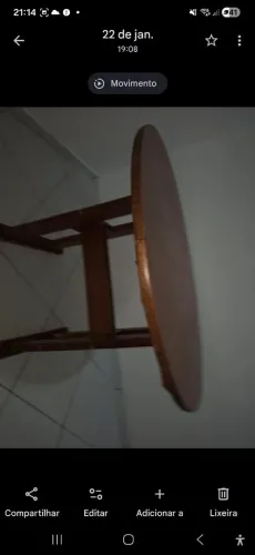 Mesa de jantar sem cadeira