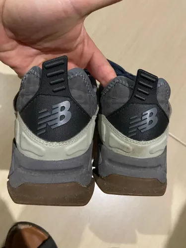 Tênis New Balance cinza