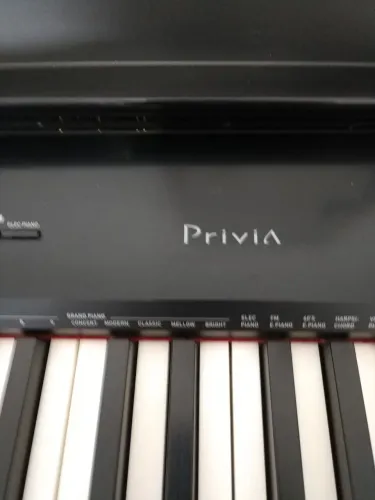 Piano Casio Privia 