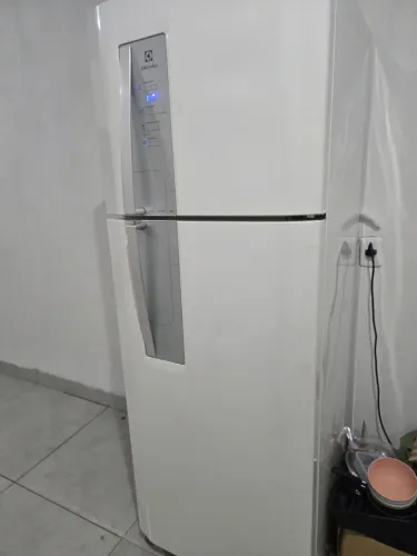 Geladeira Electrolux 220 V
