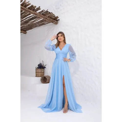 Vestido de Festa Azul Serenity com Brilho e Fenda