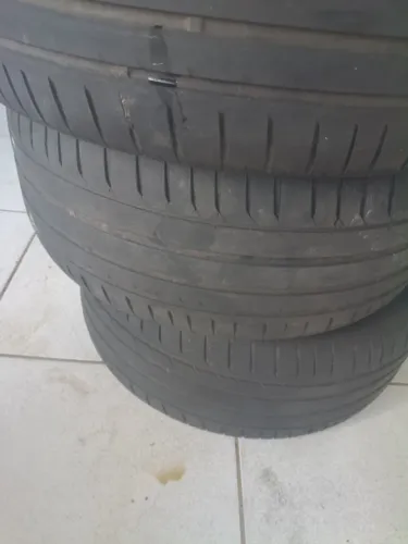 Pneus aro 18 225/40 18
