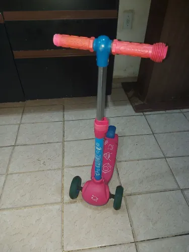 Vendo patinete cor pink