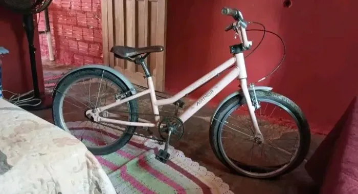 Vende-se bicicleta