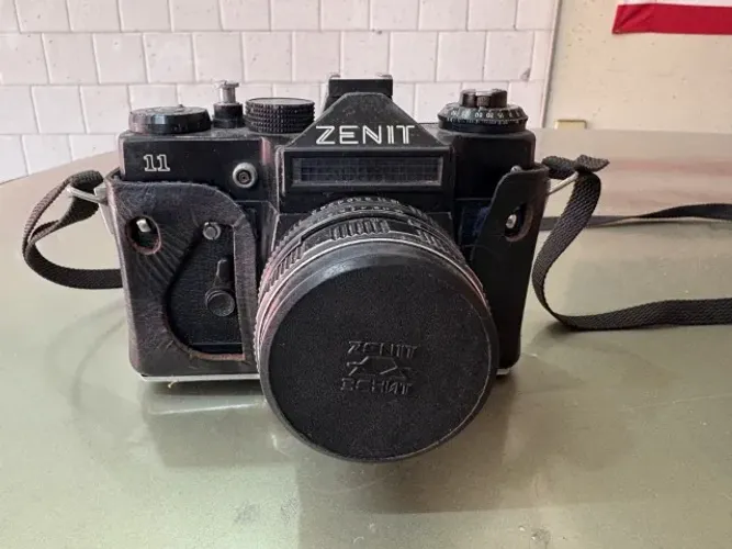Camera Zenit 11 + Lente Helios 58 Mm F2 M42 - 44m-6    Camera usada, vendo o estado... não