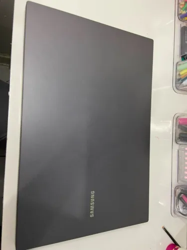 Notebook Samsung book SSD 256GB 4GB ram, processado Intel core i3 11ª geração.