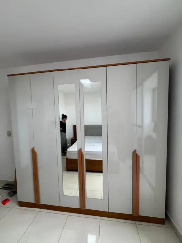 Guarda roupa 100 % Mdf com espelho
