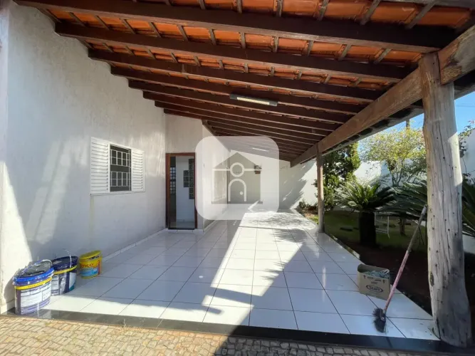 Casa para locação no bairro Taiaman