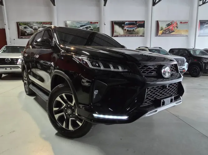 Toyota Hilux SW4 Diamond 2.8 TB 4X4 Die. Aut. 2025