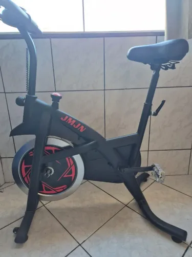 Bicicleta ergometrica suporta até 150 kg (ENTREGA Á NEGOCIAR)