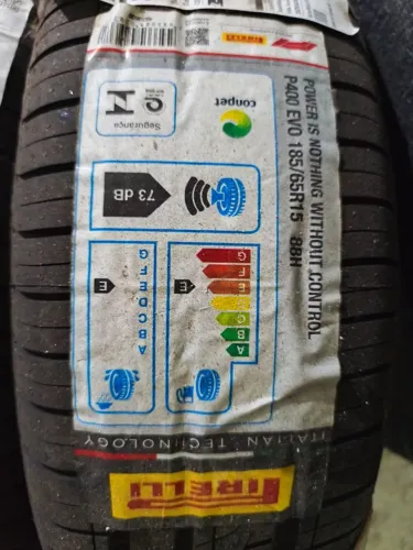Pneu Pirelli Aro 15 P400 Evo 185/65R15 88H