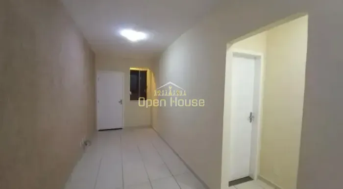 Casa à Venda no Belmonte com Quintal Amplo, Varanda Colonial e Espaço para Expansão  Oport