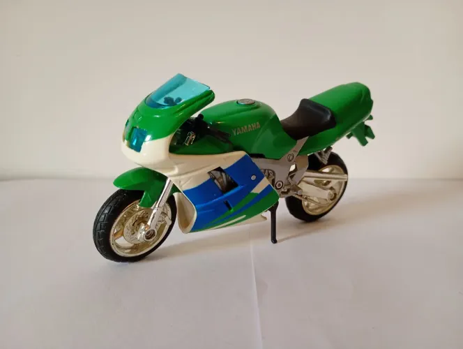 Saico - Miniatura Yamaha FZR600r