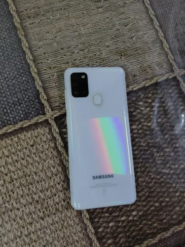 Vendo um celular A21 Samsung.