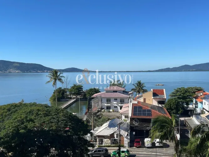 Apartamento 2 dormitórios com vista para o mar em Coqueiros