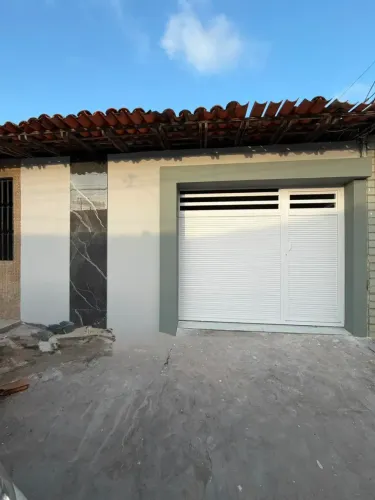 Vendo Casa Solta na Cidade Operária toda em Porcelanato.