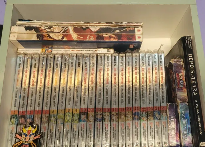 Coleção Saint Seiya,The Lost Canvas quase completa faltando 4 volumes