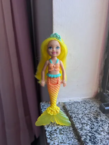 Boneca Barbie Dreamtopia Chelsea Sereia Amarela
