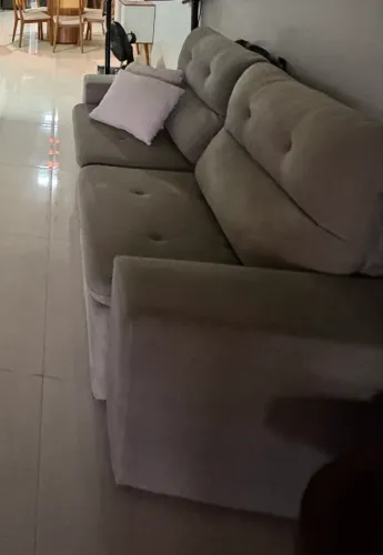 Sofá retrátil e reclinável , 2 lugares, higienizado.