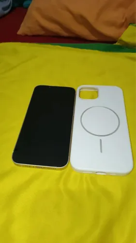 Celular iPhone 13