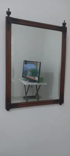 Espelho BESOTADO. MOLDURA MADEIRA MACIÇA. $250,00