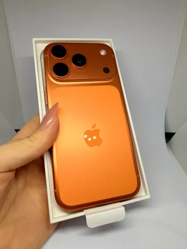17 PRO ORANGE 256gb