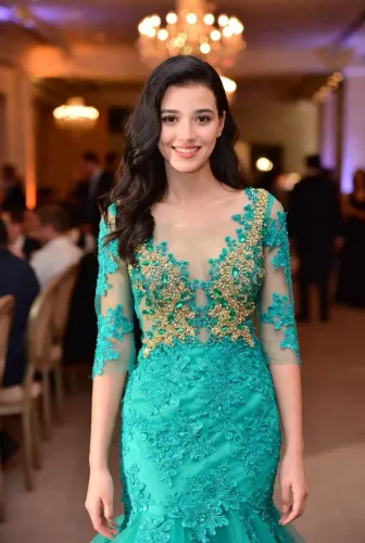 Aluguel Deslumbrante vestido de festa verde esmeralda com pedrarias m