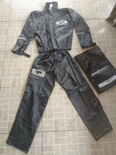 Vende se capa de chuva nova tamanho G