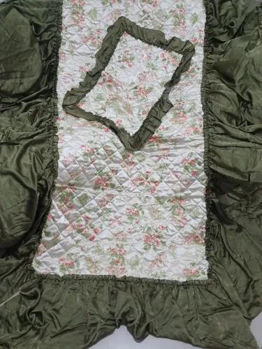 Kit colcha com capa travesseiro R$100