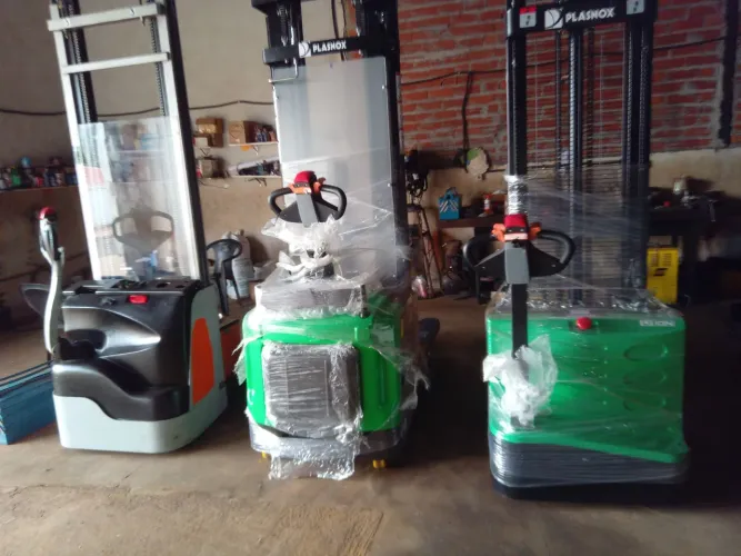 Vende empilhadeira elétrica