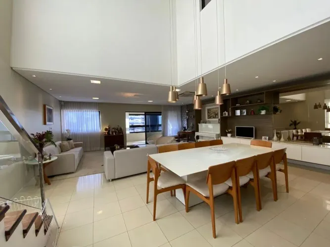 Cobertura duplex com 5 suítes, 4 vagas , piscina e muito espaço para família