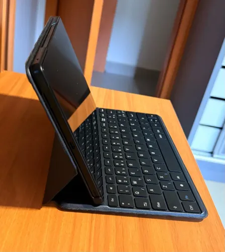 Tablet positivo com teclado
