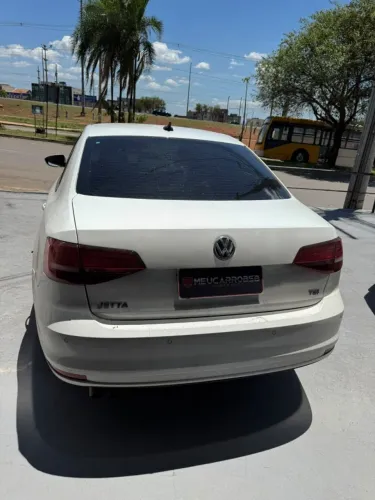 Volkswagen Jetta Comfortline 1.4 TSI 16V 4P Aut. 2018