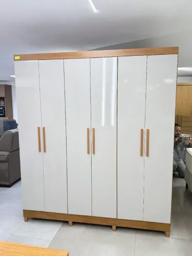 Roupeiro 100%MDF 6 portas Novo a pronta entrega