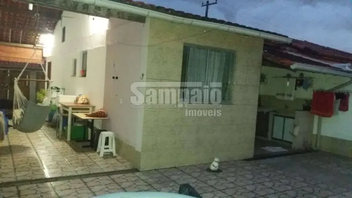 Casa linear para venda com 2 quartos no bairro Oiticica II, com 107m²