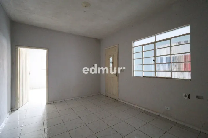 CASA para ALUGUEL com 50m² no bairro Vila Camilópolis com 2 quartos e 0 vagas. Santo André