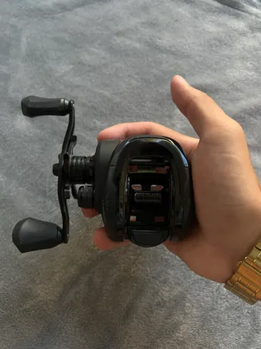 Carretilha black tamba