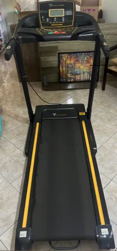 Esteira ergométrica EVO 2600 - ótimo estado