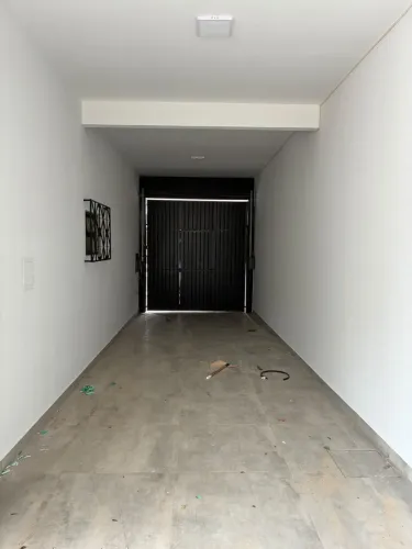 Sobrado residencial com espaço comercial (junto ou separado)