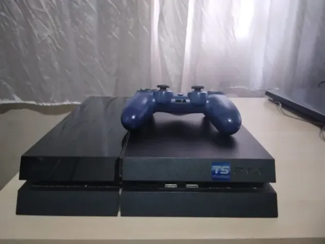 Vendo PS4 fat com 1 controle, funcionando normalmente, bem conservado