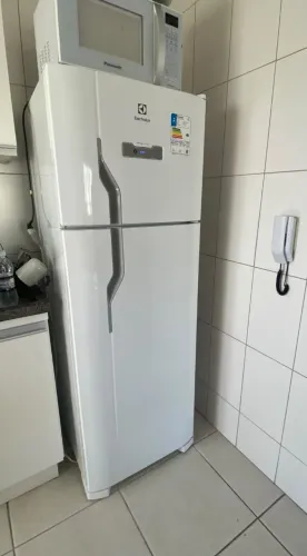 Geladeira Electrolux Frost Free 310L Duplex Branca (TF39) 220V - Seminova