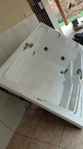 JACUZZI