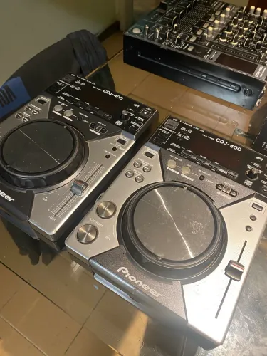 Pioneer CDJ 400 o par e DJM 800 conjunto ou separados