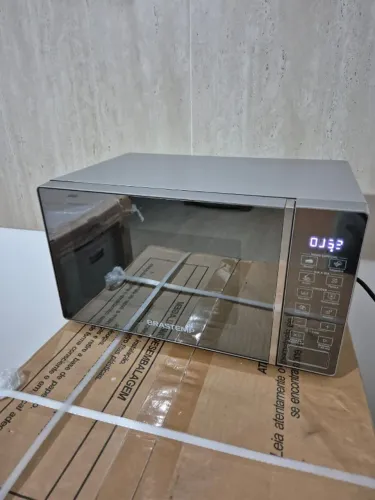 Microondas Brastemp cor inox - 20 litros (127v 20A) - Usado - excelente estado